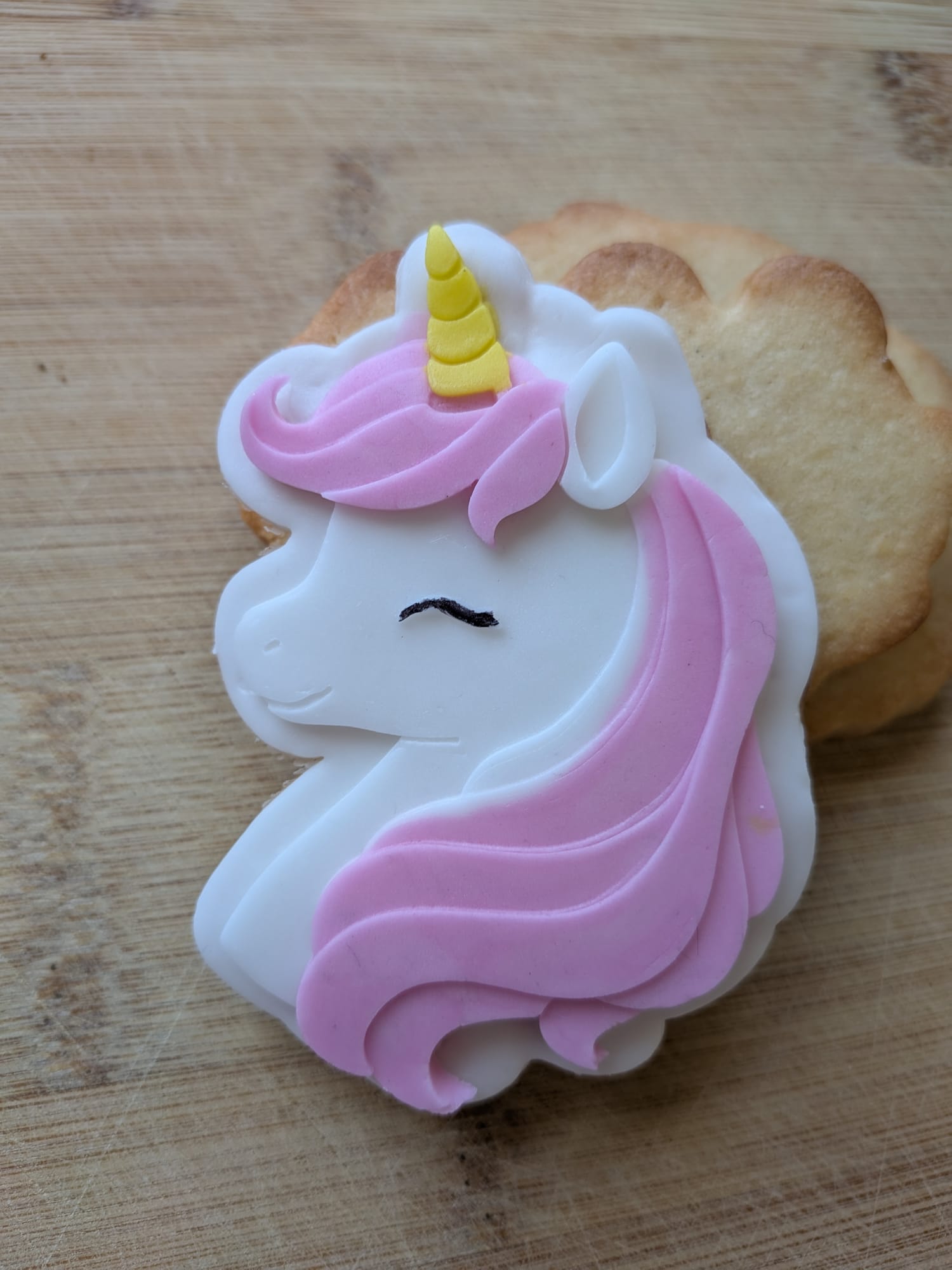 "Licorne Enchantée" - Sablé décoré de pâte à sucre vanillée ~