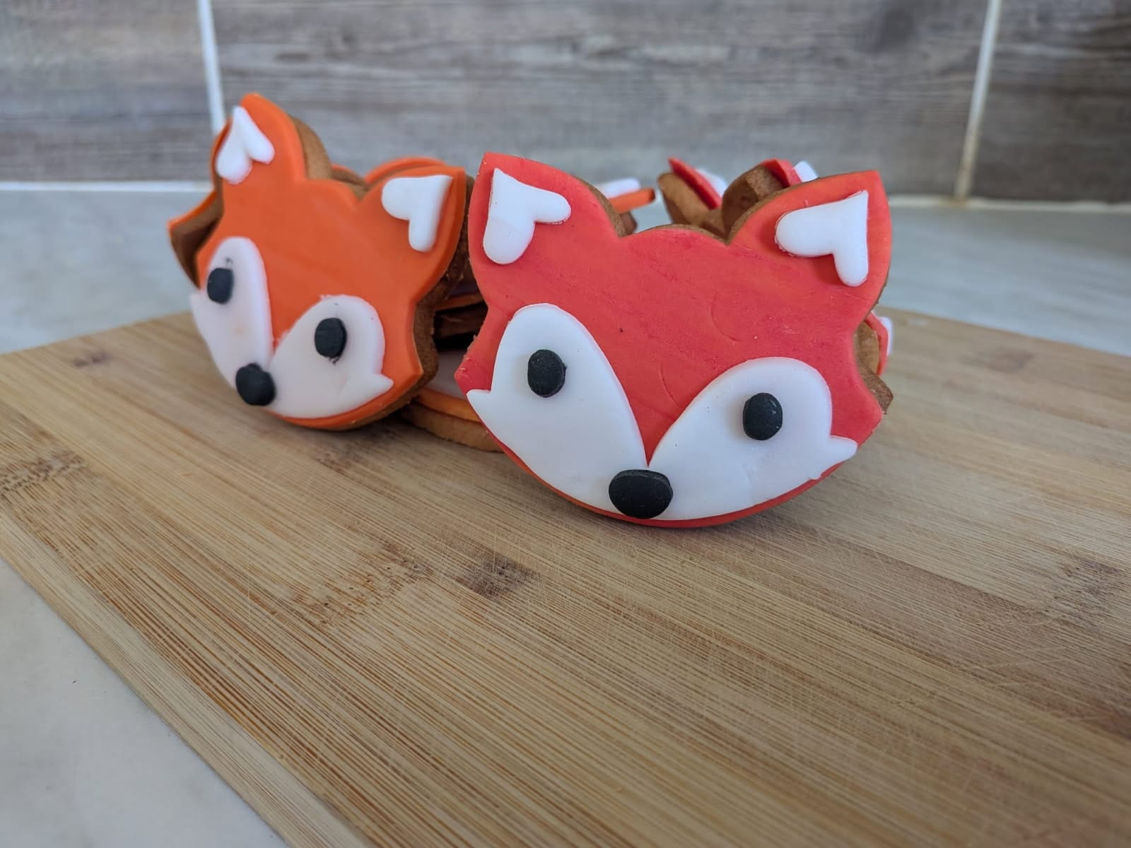 "Renard Malicieux" - Sablé décoré de pâte à sucre vanillée ~